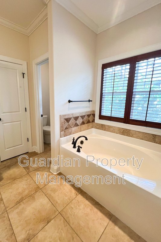 Gorgeous 4 Bed 2.5 Bath Home in Pinehurst property image