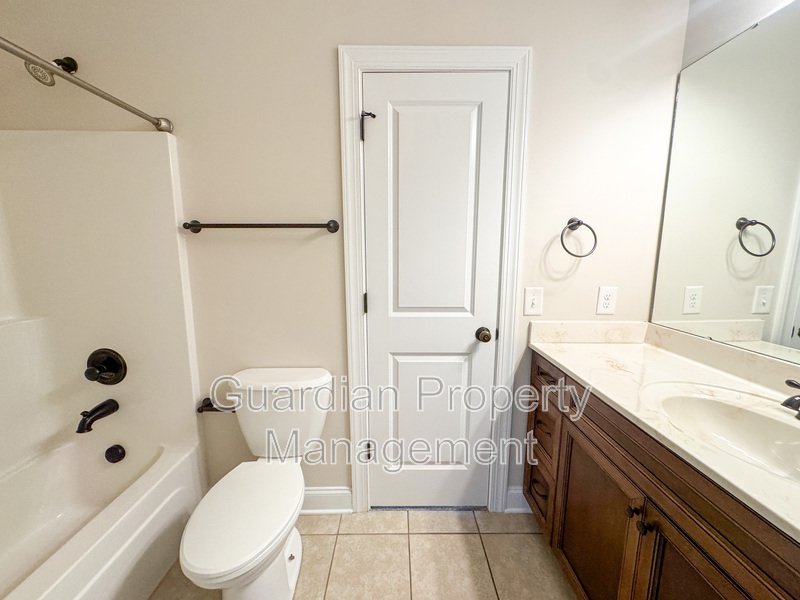 Gorgeous 4 Bed 2.5 Bath Home in Pinehurst property image