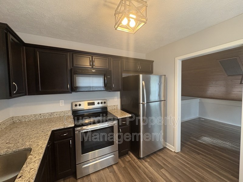 Charming 3 Bed, 2 Bath Tri-Level Home property image