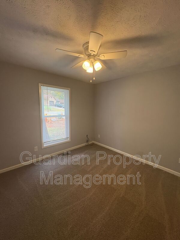 Charming 3 Bed, 2 Bath Tri-Level Home property image