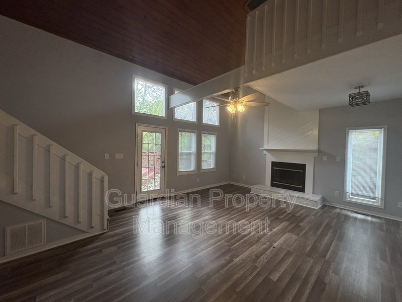 Charming 3 Bed, 2 Bath Tri-Level Home property image