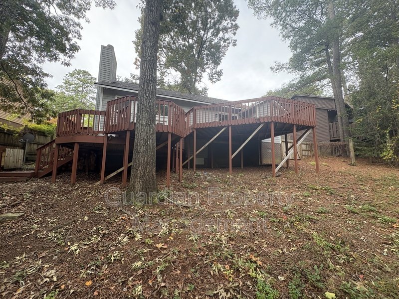 Charming 3 Bed, 2 Bath Tri-Level Home property image