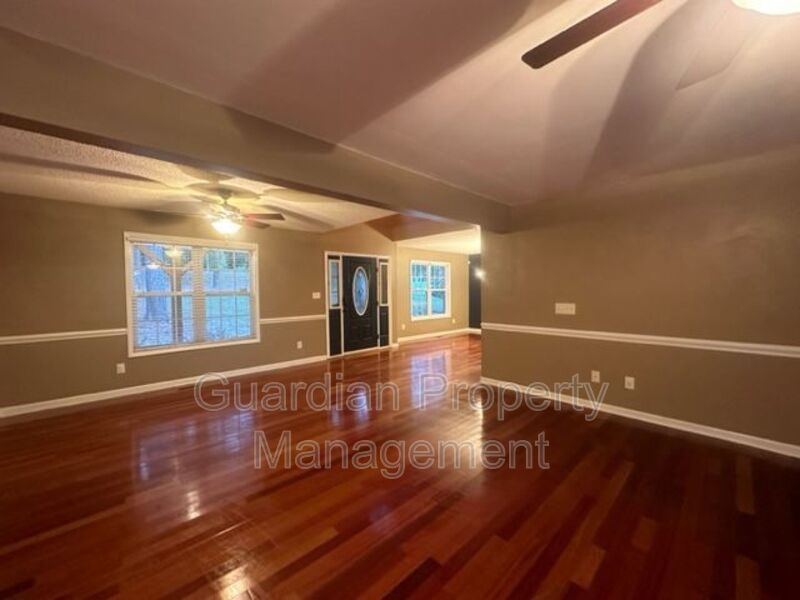 Stunning 3 Bed 2.5 Bath Home with Large Bonus Room property image