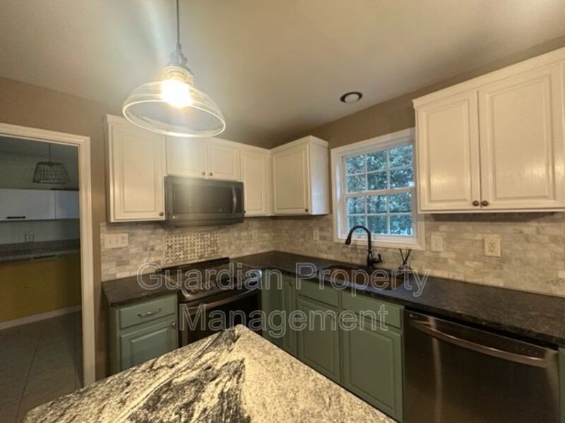 Stunning 3 Bed 2.5 Bath Home with Large Bonus Room property image