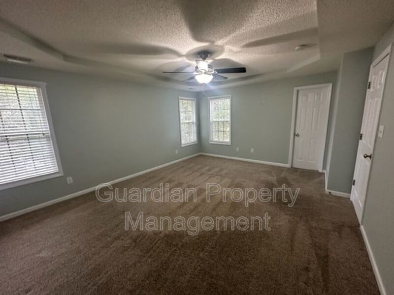 Stunning 3 Bed 2.5 Bath Home with Large Bonus Room property image