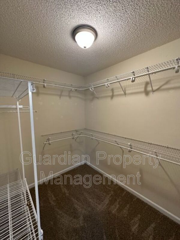 Stunning 3 Bed 2.5 Bath Home with Large Bonus Room property image