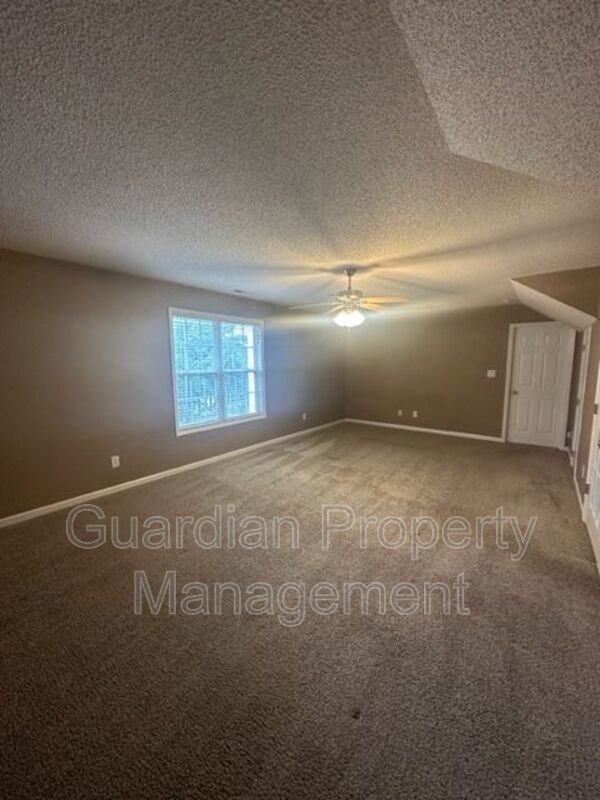 Stunning 3 Bed 2.5 Bath Home with Large Bonus Room property image