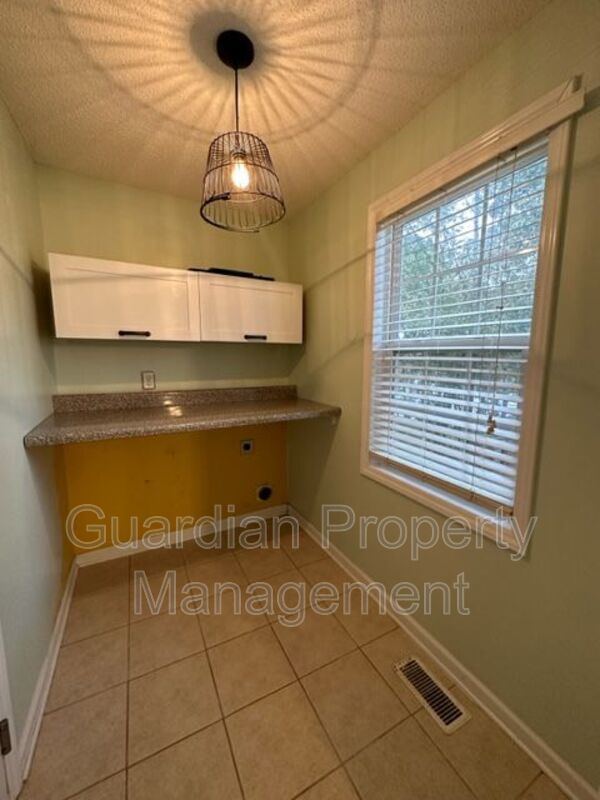 Stunning 3 Bed 2.5 Bath Home with Large Bonus Room property image