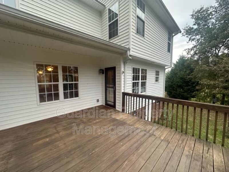 Stunning 3 Bed 2.5 Bath Home with Large Bonus Room property image