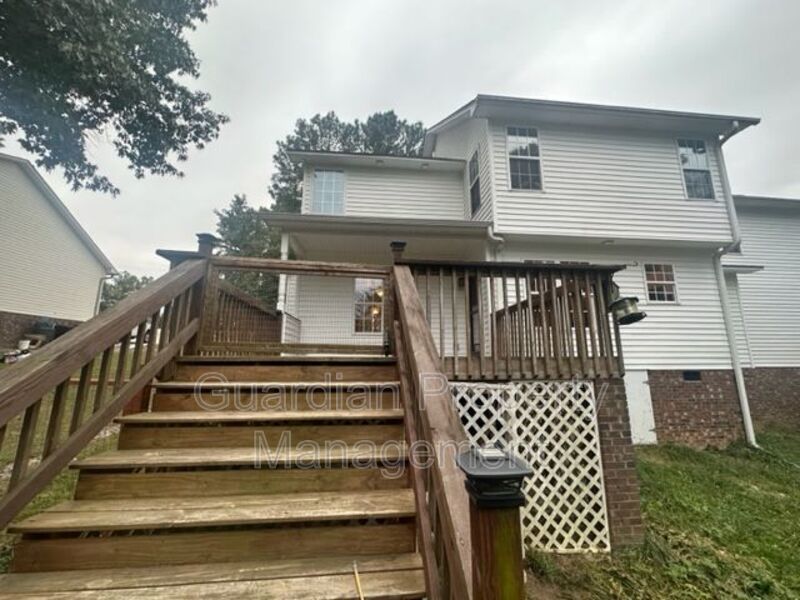 Stunning 3 Bed 2.5 Bath Home with Large Bonus Room property image