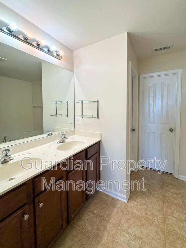 Lovely 5 Bed 3 Bath Home with Community Amenities property image