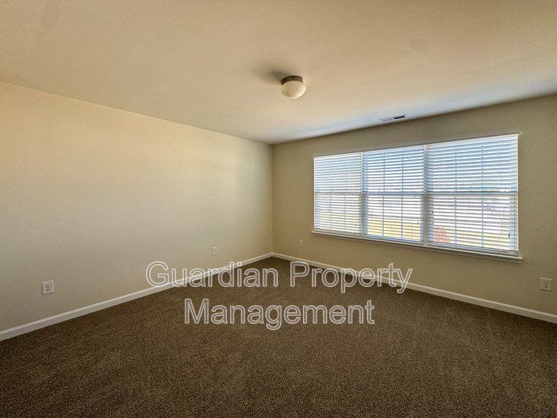 Lovely 5 Bed 3 Bath Home with Community Amenities property image