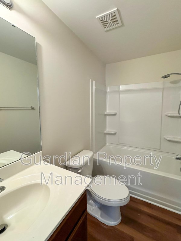 Lovely 5 Bed 3 Bath Home with Community Amenities property image