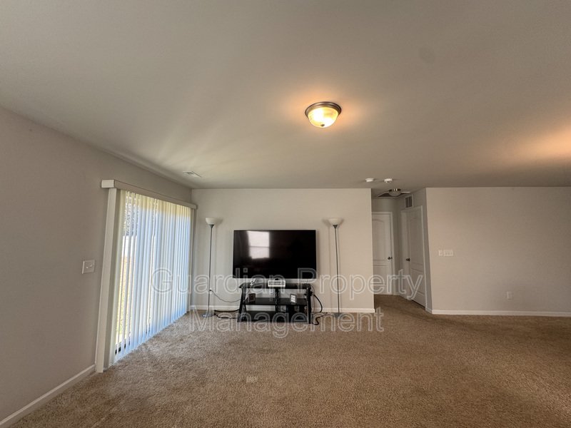 Beautiful 3 Bed 2 Bath Home in Stedman property image