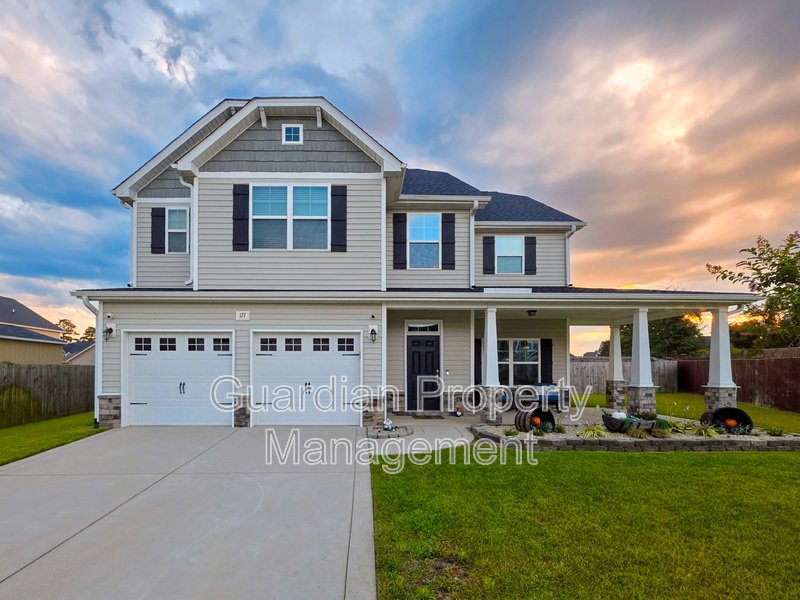 Gorgeous 4 Bed 2.5 Bath Home with Fenced Backyard property image