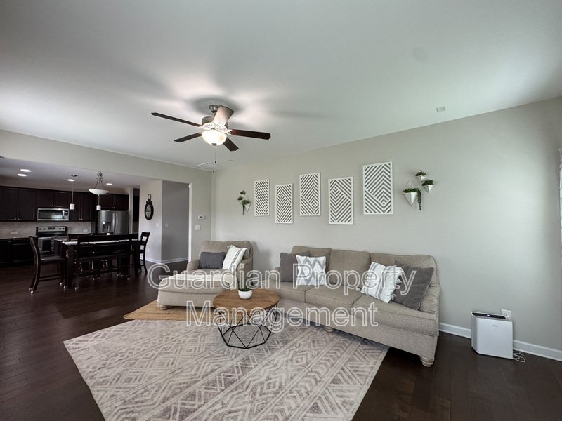 Gorgeous 4 Bed 2.5 Bath Home with Fenced Backyard property image