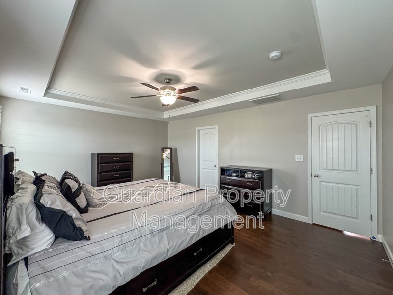 Gorgeous 4 Bed 2.5 Bath Home with Fenced Backyard property image