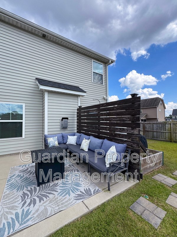 Gorgeous 4 Bed 2.5 Bath Home with Fenced Backyard property image