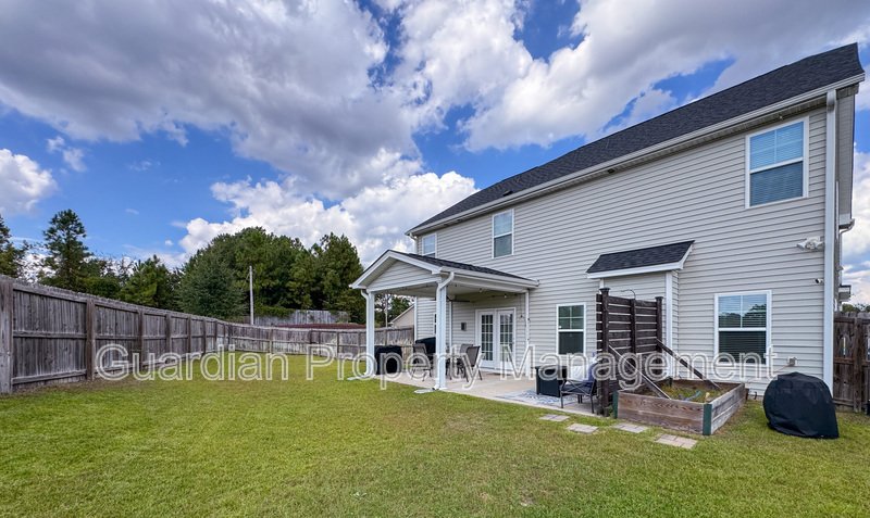 Gorgeous 4 Bed 2.5 Bath Home with Fenced Backyard property image