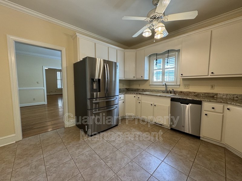 Charming 4 Bed 3.5 Home in Haymount property image