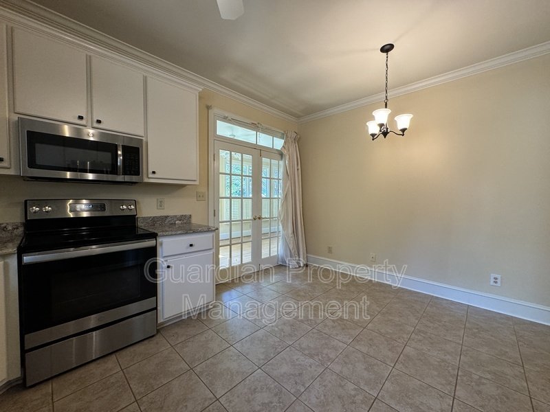 Charming 4 Bed 3.5 Home in Haymount property image