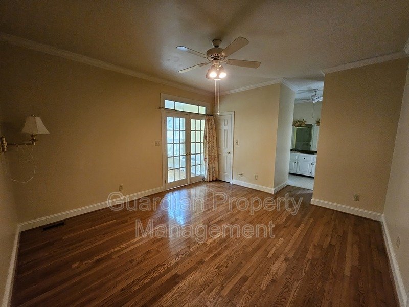 Charming 4 Bed 3.5 Home in Haymount property image