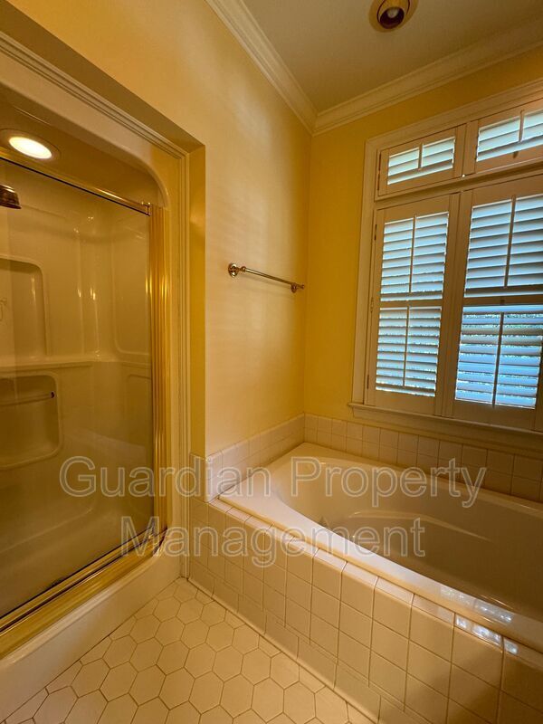 Charming 4 Bed 3.5 Home in Haymount property image