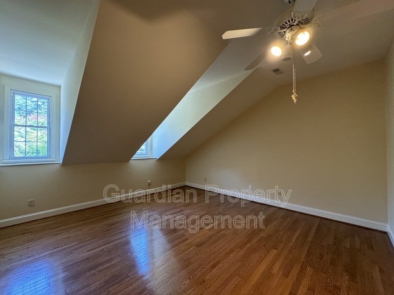 Charming 4 Bed 3.5 Home in Haymount property image