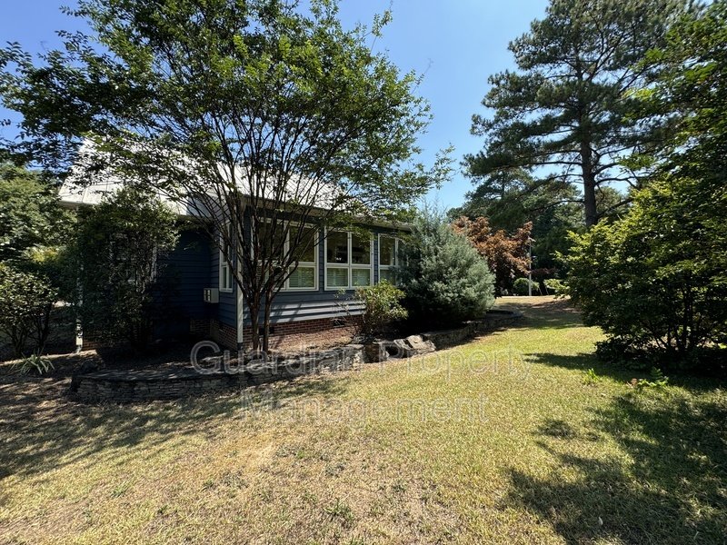 Charming 4 Bed 3.5 Home in Haymount property image