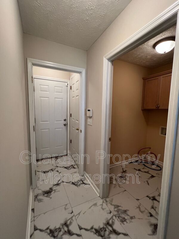 Lovely 4 Bed 3.5 Bath Fayetteville Home property image