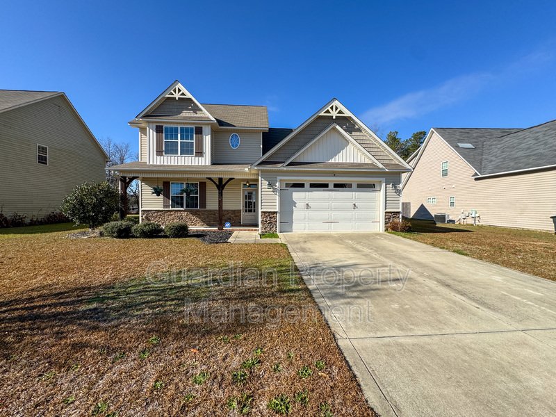 Beautiful 5 Bed 2.5 Bath Home with Main Level Primary Bedroom property image