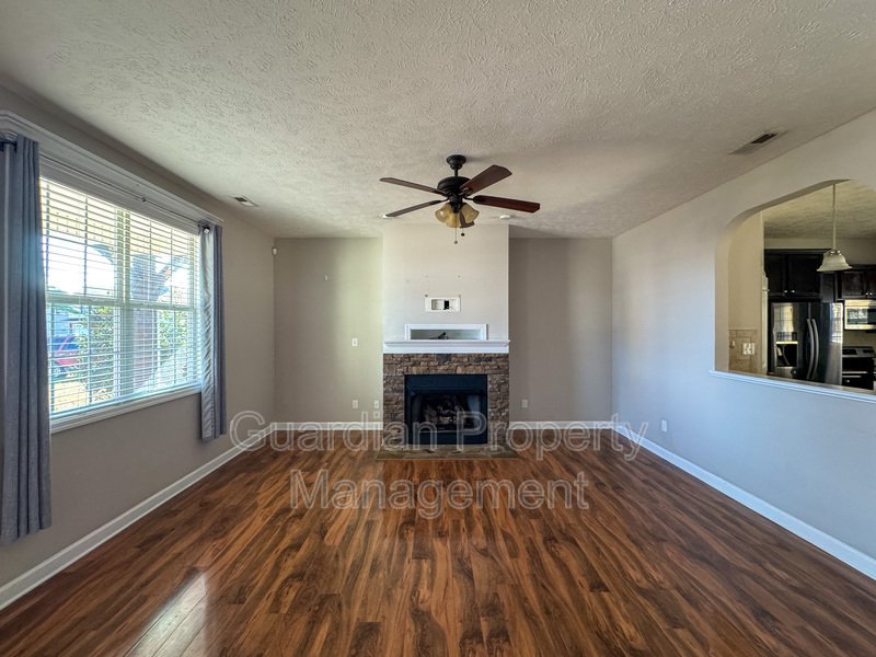 Beautiful 5 Bed 2.5 Bath Home with Main Level Primary Bedroom property image