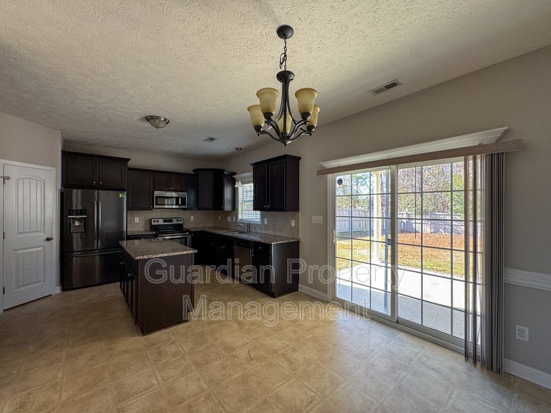 Beautiful 5 Bed 2.5 Bath Home with Main Level Primary Bedroom property image