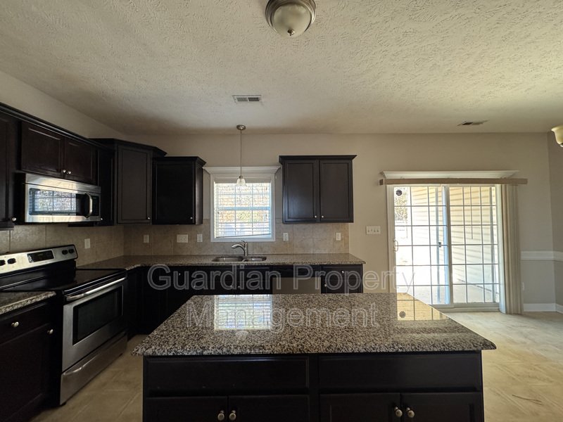 Beautiful 5 Bed 2.5 Bath Home with Main Level Primary Bedroom property image