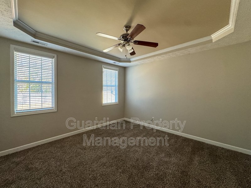 Beautiful 5 Bed 2.5 Bath Home with Main Level Primary Bedroom property image