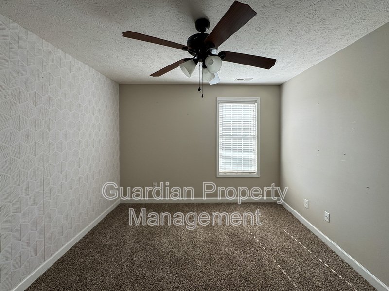 Beautiful 5 Bed 2.5 Bath Home with Main Level Primary Bedroom property image