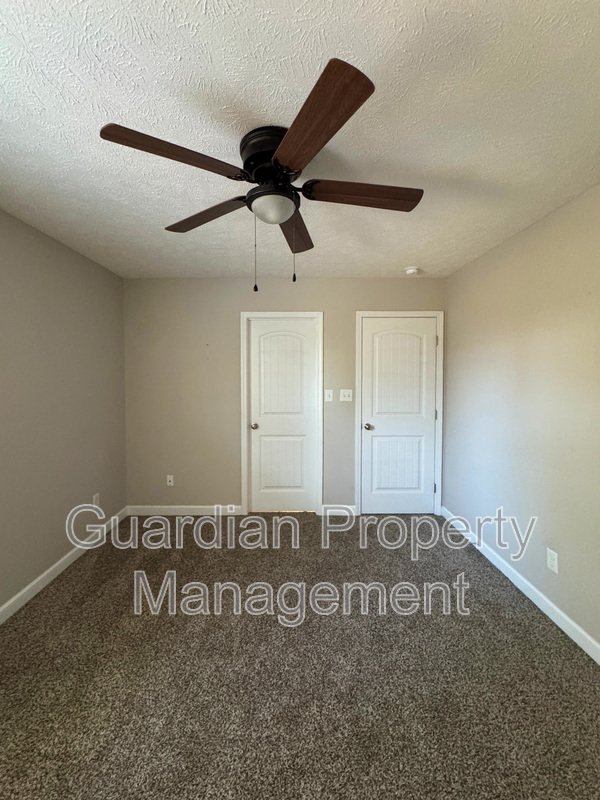 Beautiful 5 Bed 2.5 Bath Home with Main Level Primary Bedroom property image