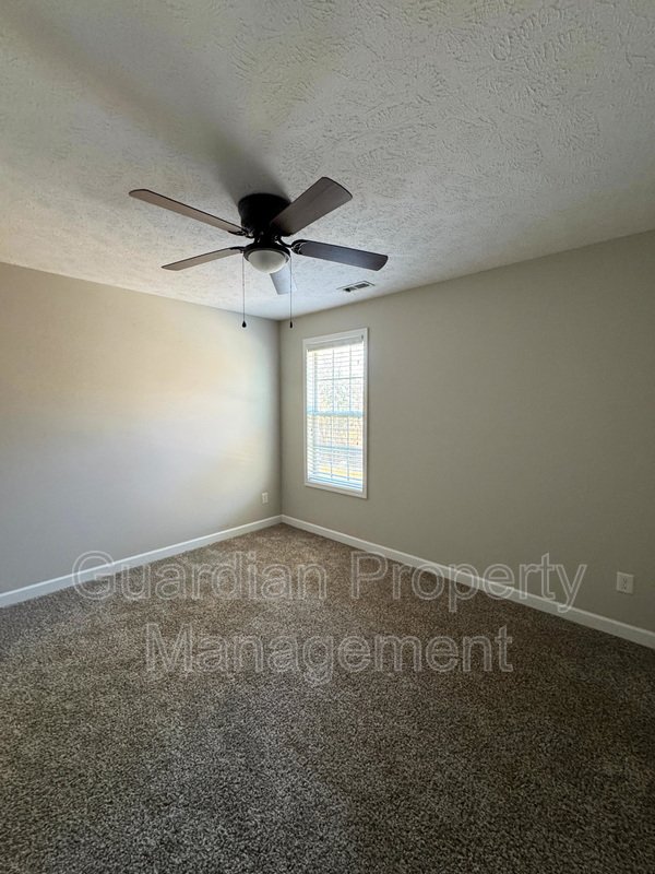 Beautiful 5 Bed 2.5 Bath Home with Main Level Primary Bedroom property image