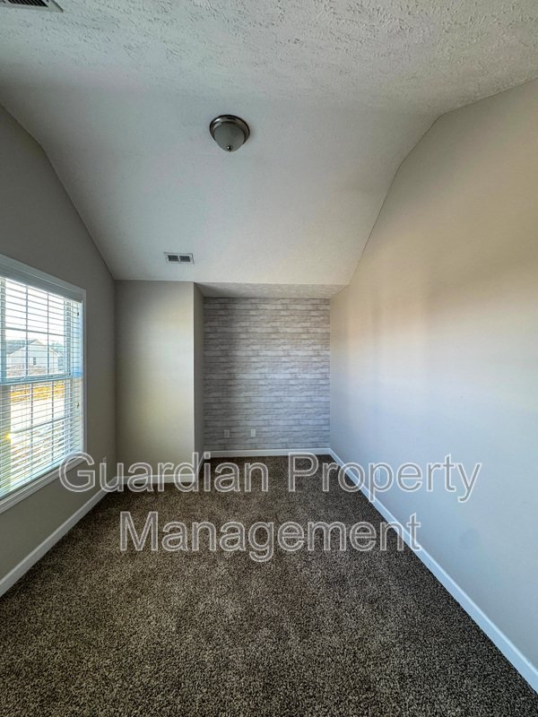 Beautiful 5 Bed 2.5 Bath Home with Main Level Primary Bedroom property image