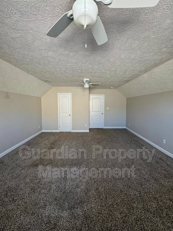 Beautiful 5 Bed 2.5 Bath Home with Main Level Primary Bedroom property image