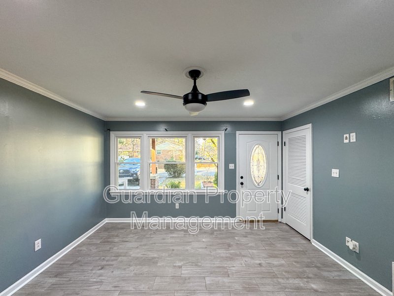 Charming 3 Bed 1.5 Bath Home with Flex Room property image