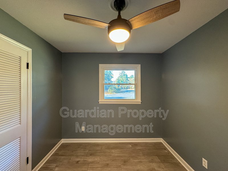 Charming 3 Bed 1.5 Bath Home with Flex Room property image