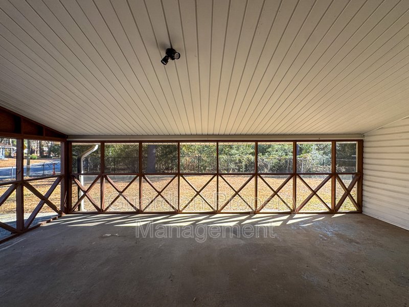 Charming 3 Bed 1.5 Bath Home with Flex Room property image