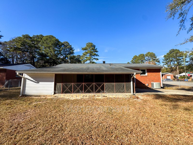 Charming 3 Bed 1.5 Bath Home with Flex Room property image