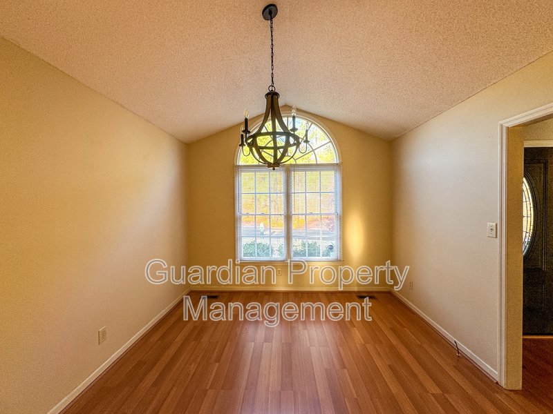 Charming 3 Bed 2 Bath Home in Jack Britt property image