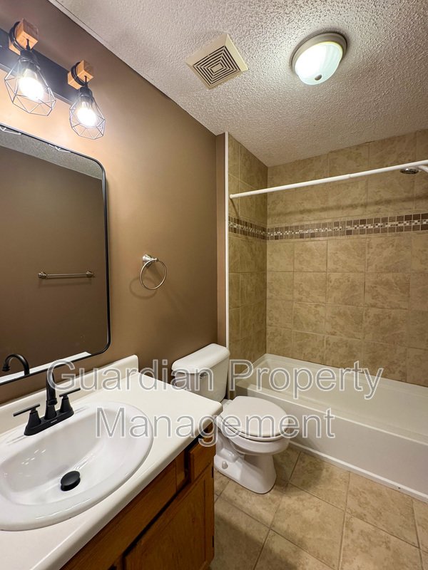 Charming 3 Bed 2 Bath Home in Jack Britt property image