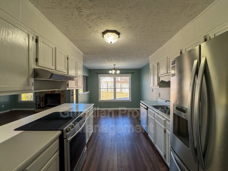 Charming 3 Bed 2 Bath Home with Fenced Backyard property image