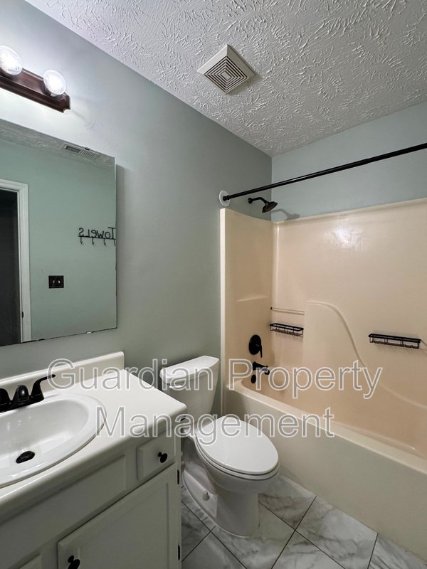 Charming 3 Bed 2 Bath Home with Fenced Backyard property image