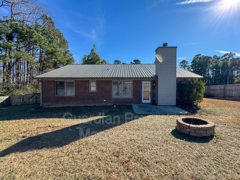 Charming 3 Bed 2 Bath Home with Fenced Backyard property image