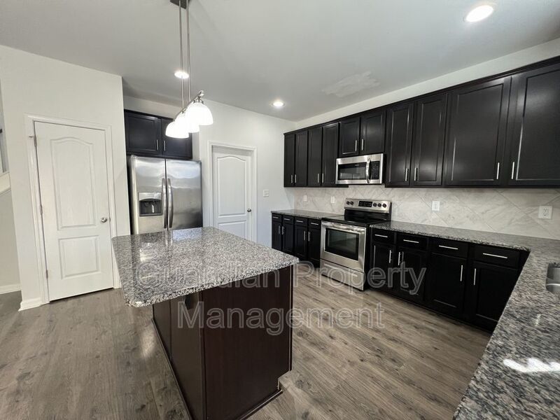 Beautiful 4 Bed 2.5 Bath Raeford Home with Fenced Yard property image